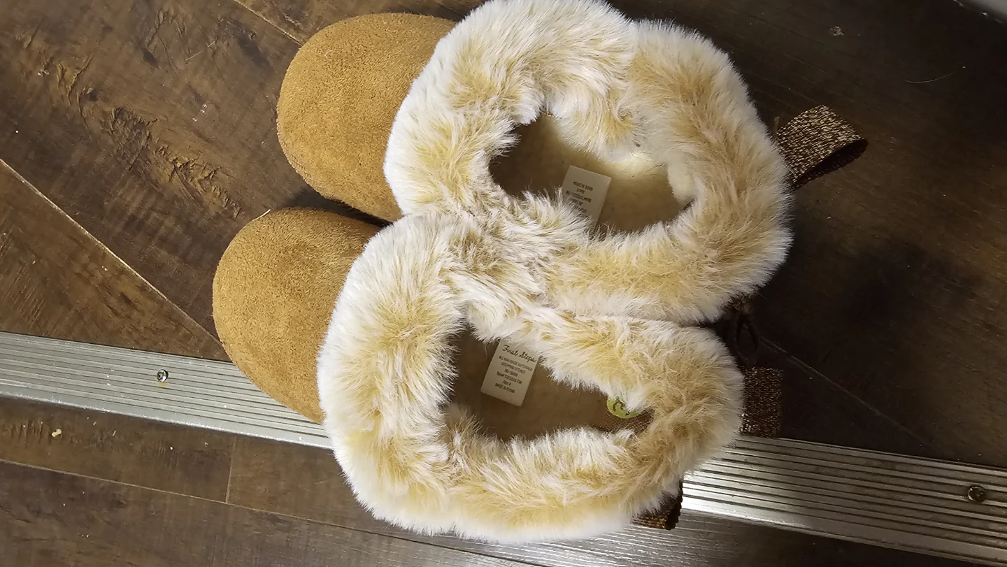 Kids UGG style faux fur lined faux suede boots - photo 5