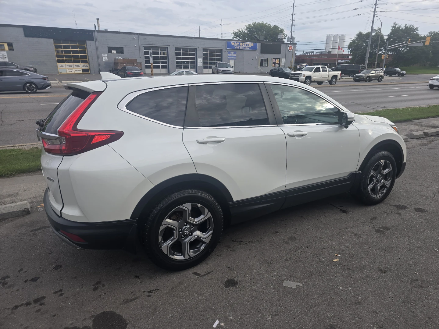 White Honda CR-V EXL AWD SUV 2018 - photo 2