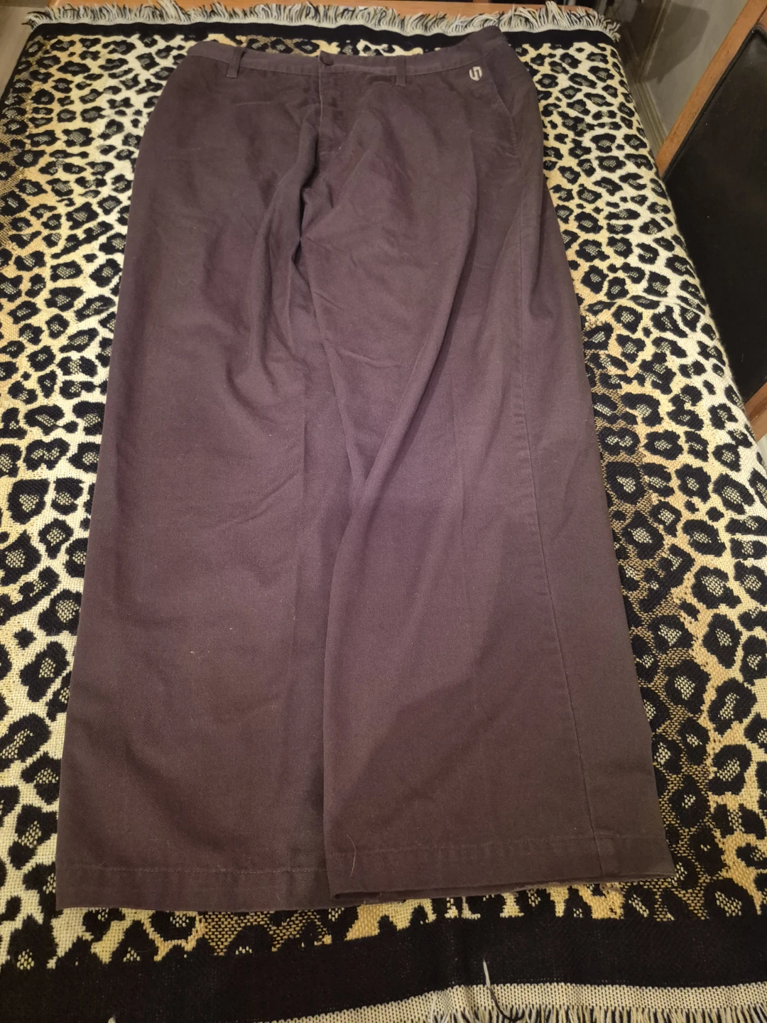 Hierarchy brand casual pants in a dark brown color. Size 36x32.