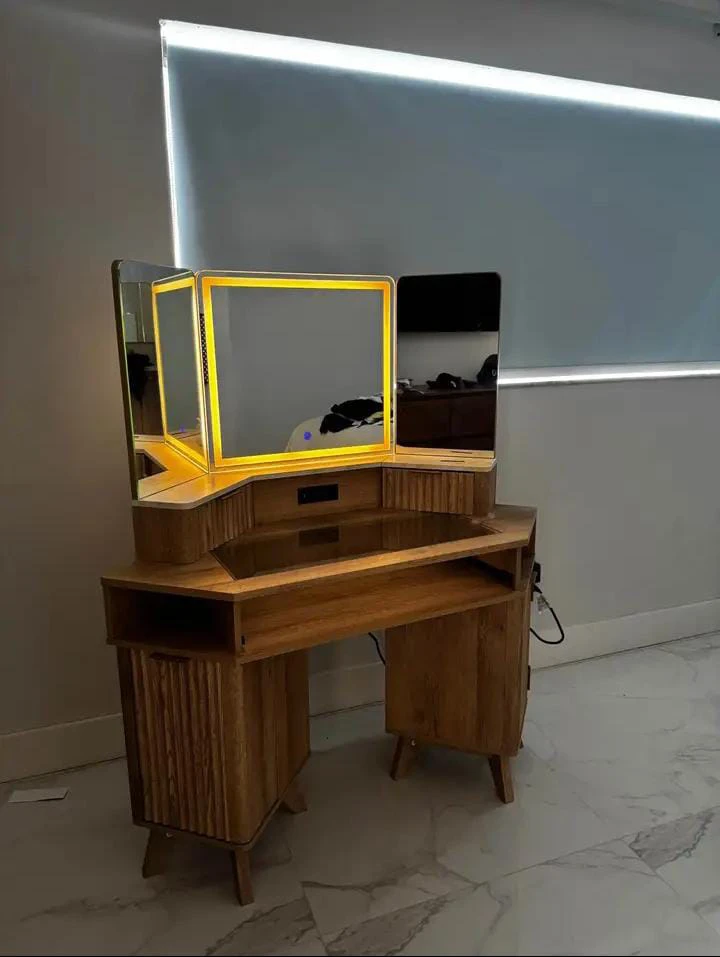 Lighted Tri-fold Vanity Desk - photo 3
