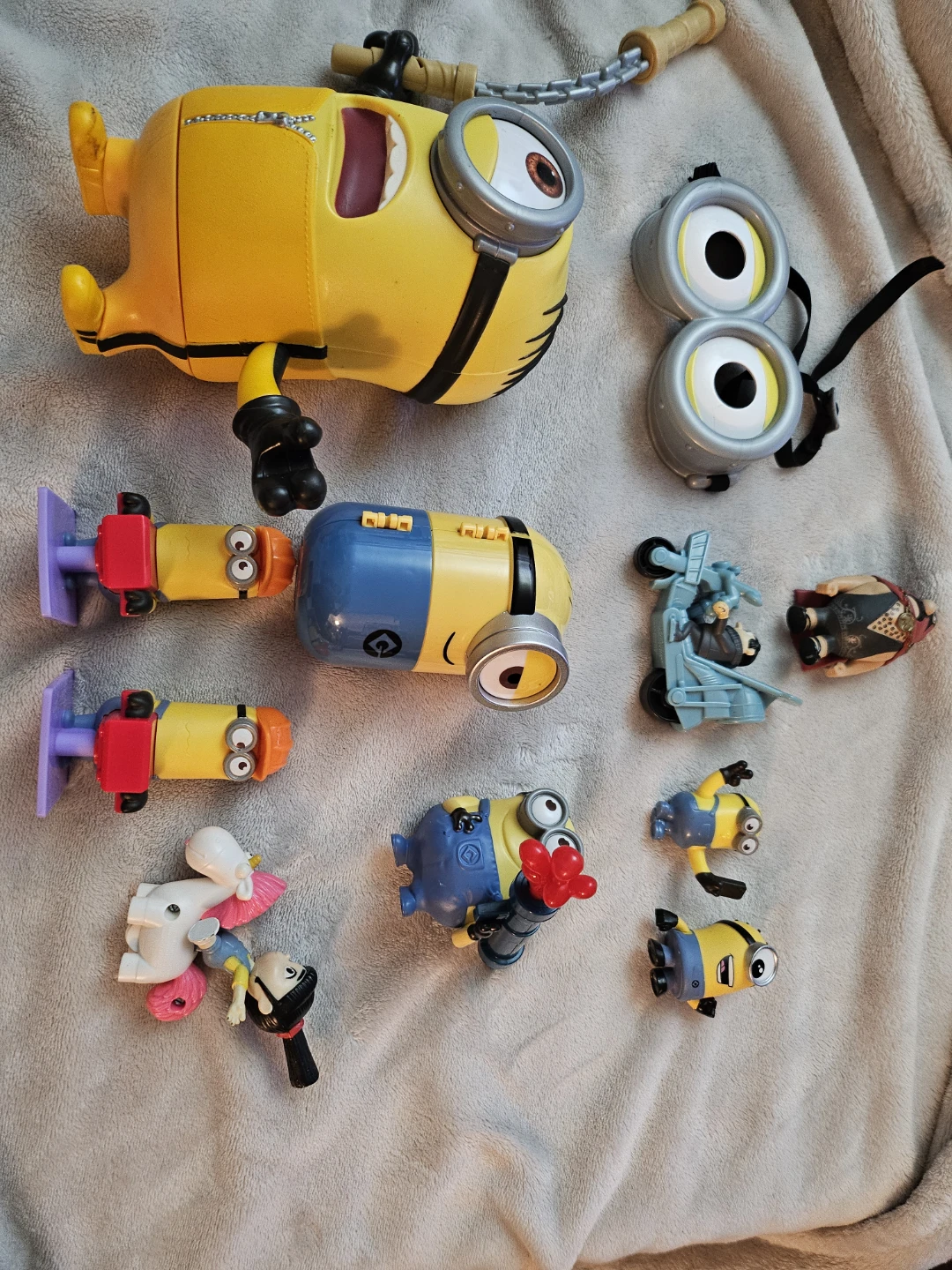 Minions Assorted Figure and Playset Collection - photo 2