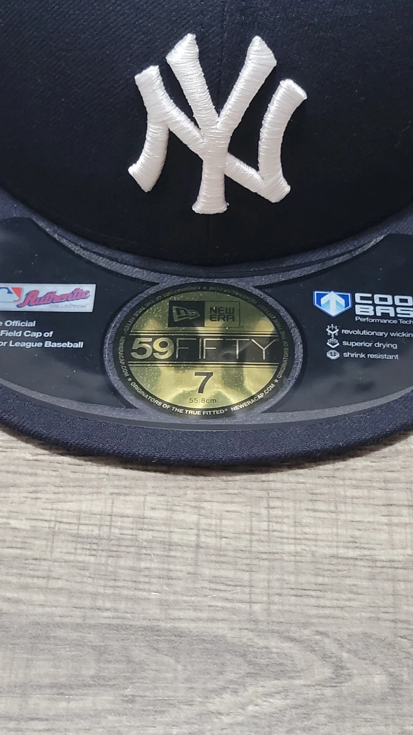 New Era New York Yankees 59FIFTY Fitted Cap Size 7 - photo 2