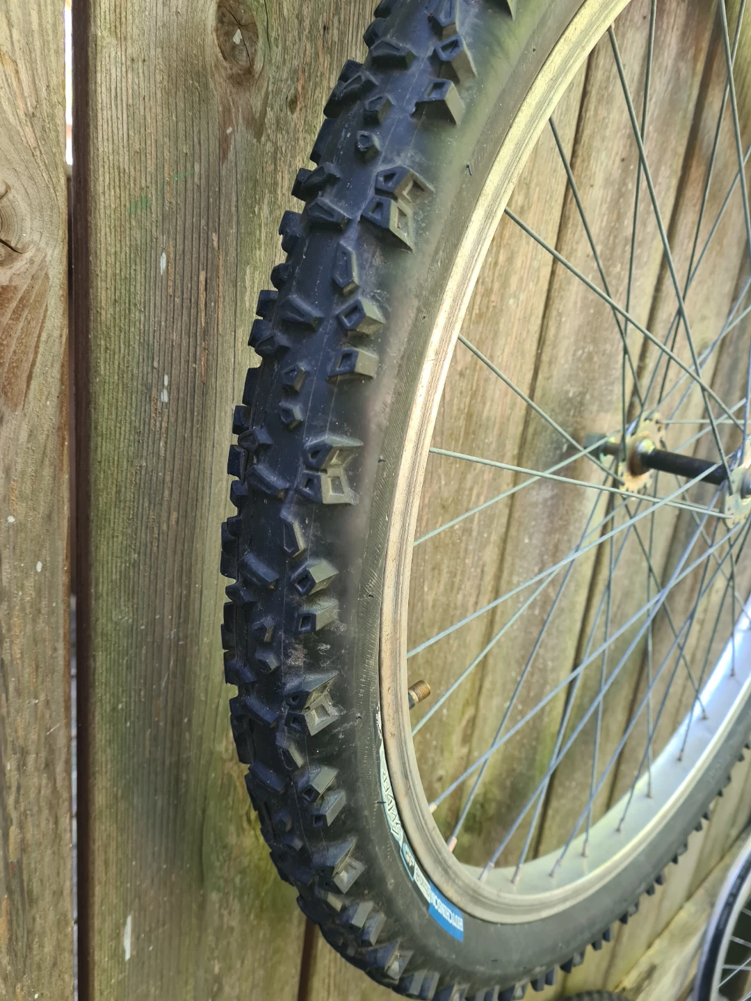 Hutchinson Spider Mountain Bike Tire 26 x 2.30 - photo 3