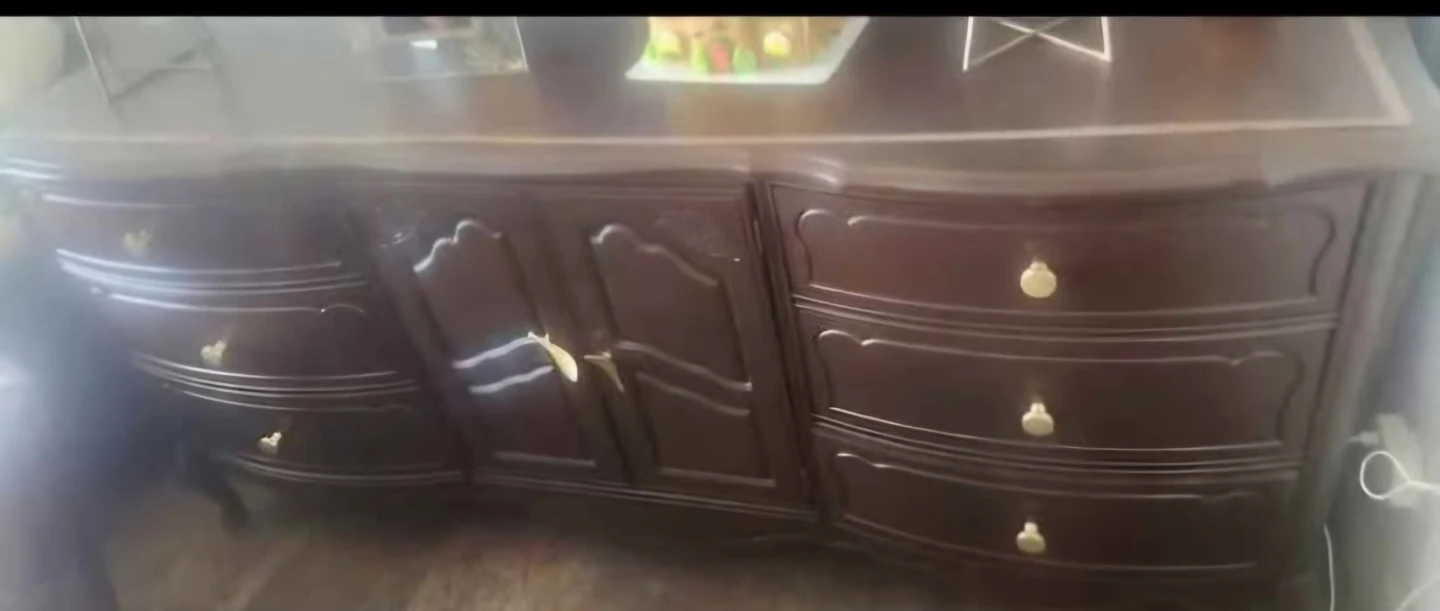 Traditional dark wood buffet sideboard - photo 2
