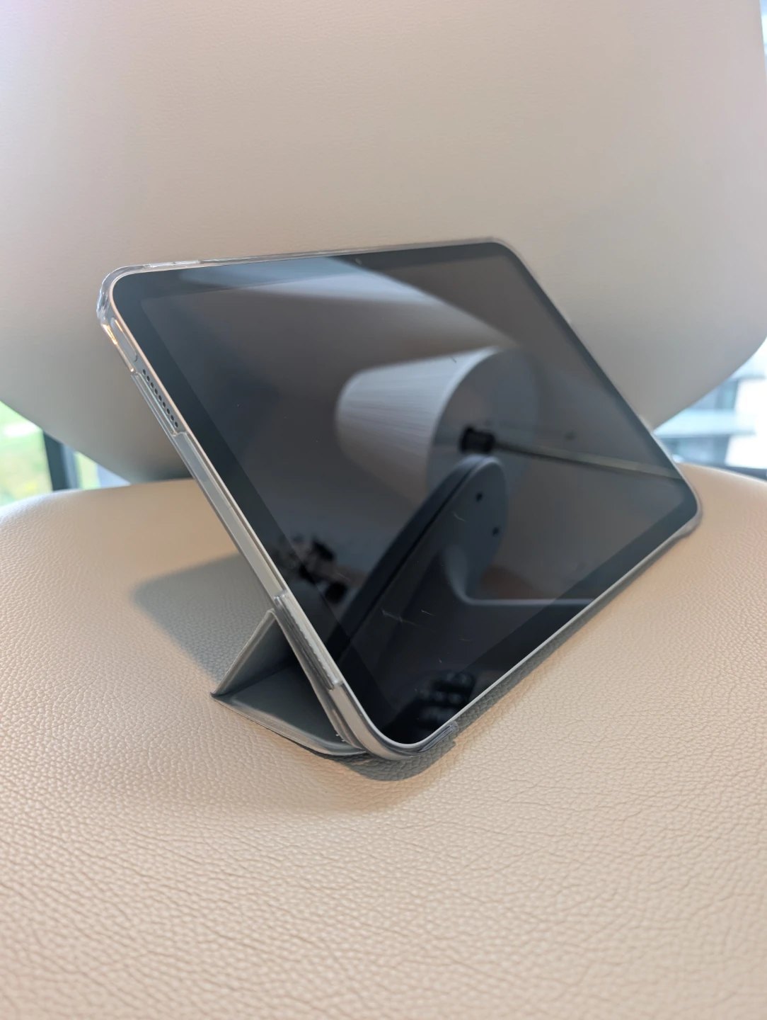 10th Gen iPad with case (64gb, wi-fi)