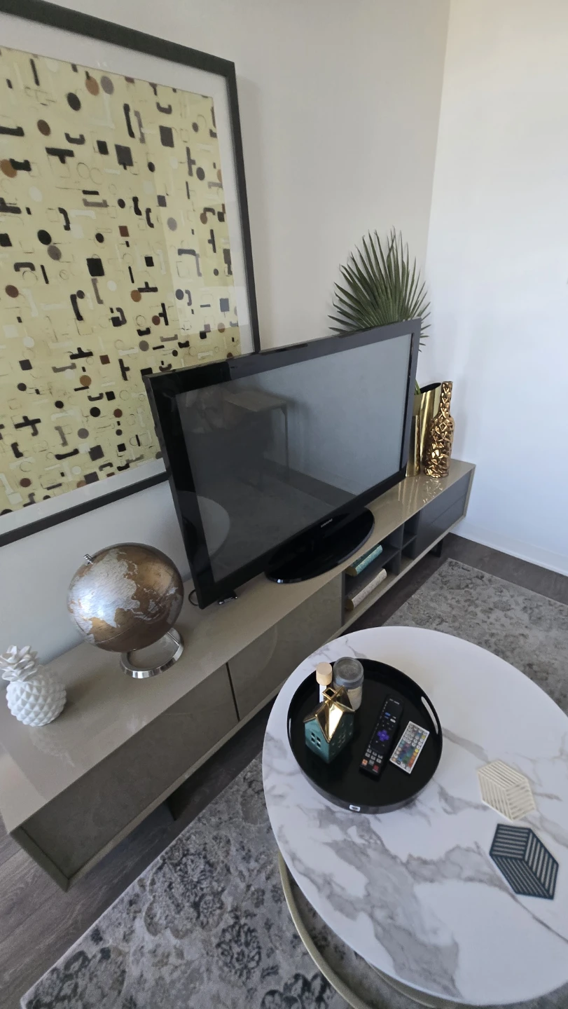 92" long Structube