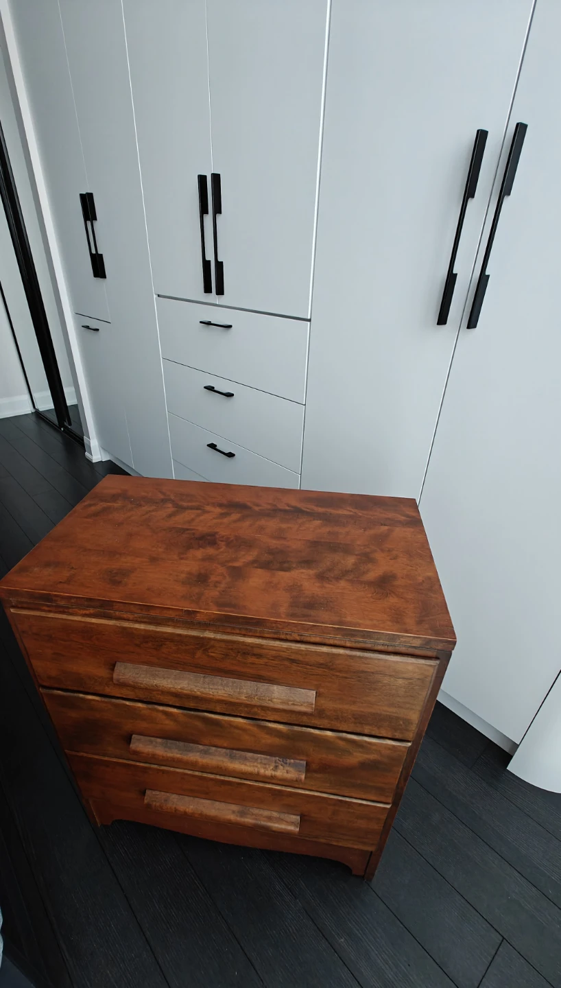 Vintage 3-Drawer Wooden Dresser - photo 2