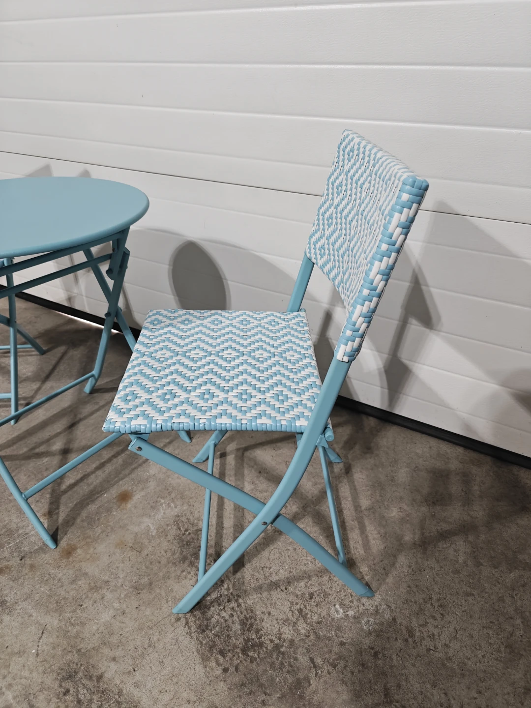 3-Piece Outdoor Folding Bistro Set – Table & Woven Chairs - photo 2