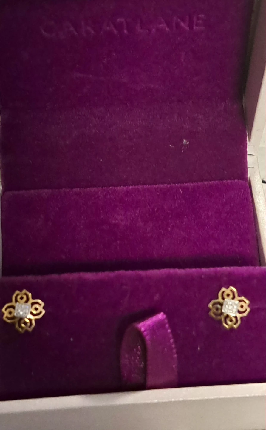 CaratLane real gold and diamond stud earrings - photo 2