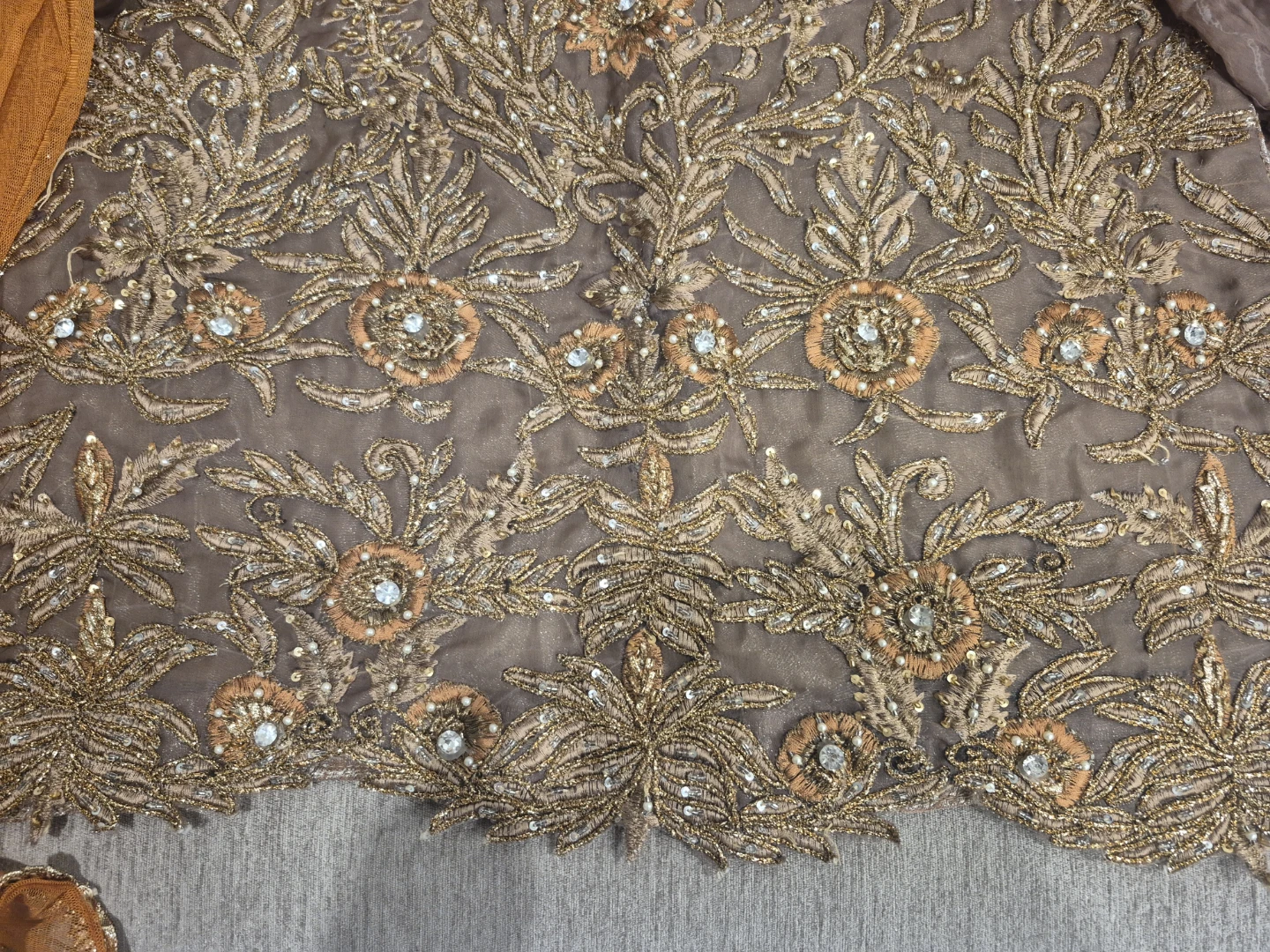 Embroidered Formal Pakistani Salwar Kameez - photo 3