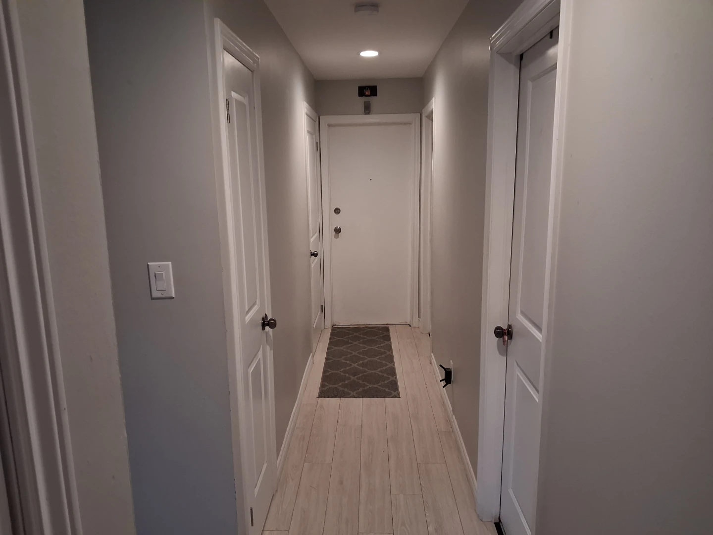 Room for rent 195 Owen St. Apt B. Barrie, Ontario