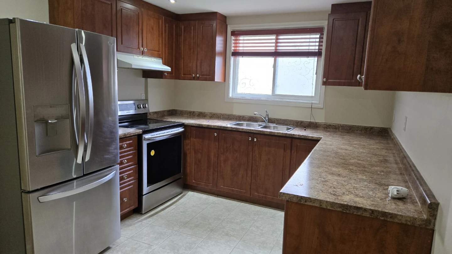 Decent basement for rent scarbororough - photo 2