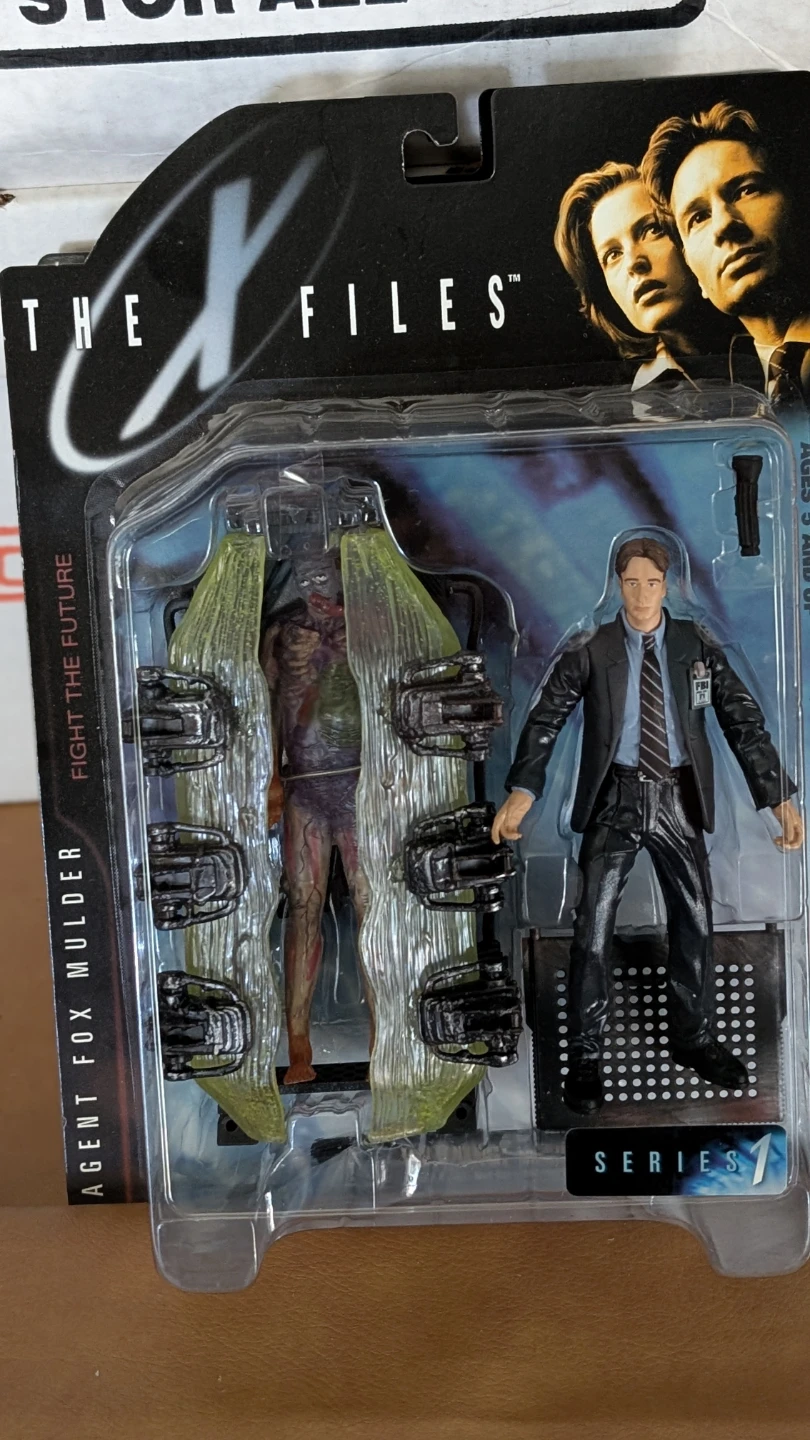The X-Files Agent Fox Mulder Series 1 Action Figure