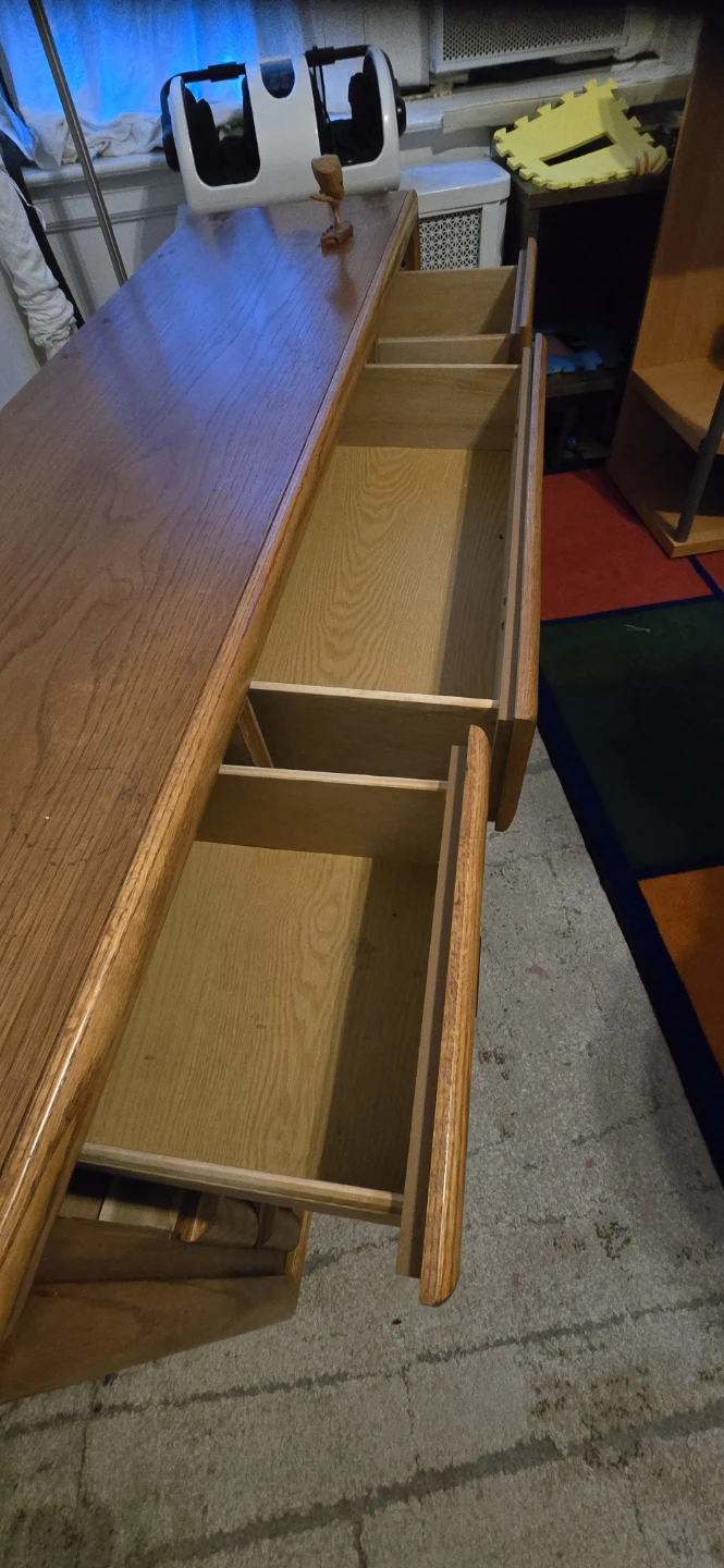 Wooden Dresser with 8 Drawers