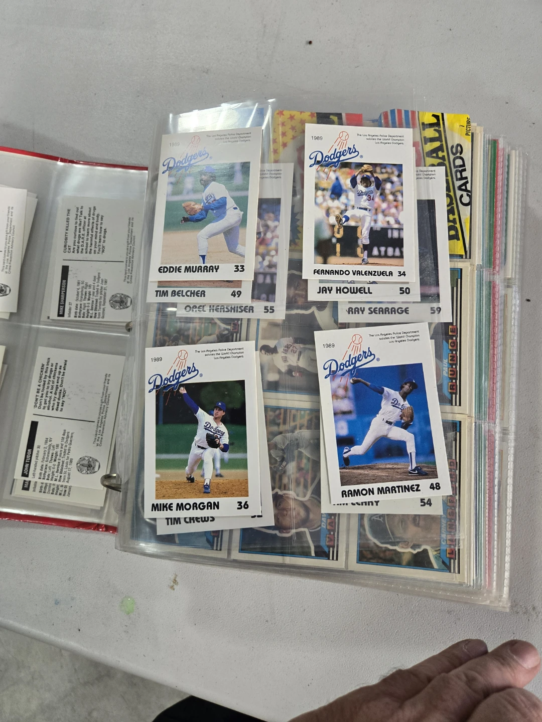 Vintage 1989 MLB Baseball Card Collection in Binder - photo 3