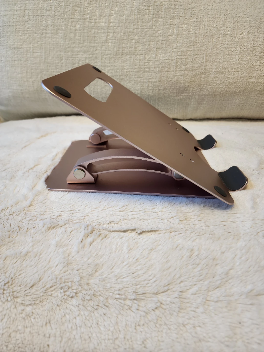 💻 Rose Gold Adjustable Laptop Stand - photo 3