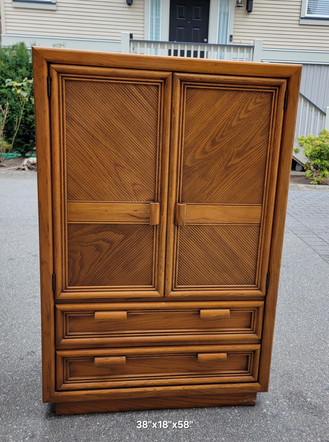 Beautiful Mid-Century / Vintage Oak Armoire & Dresser Combo. - photo 3