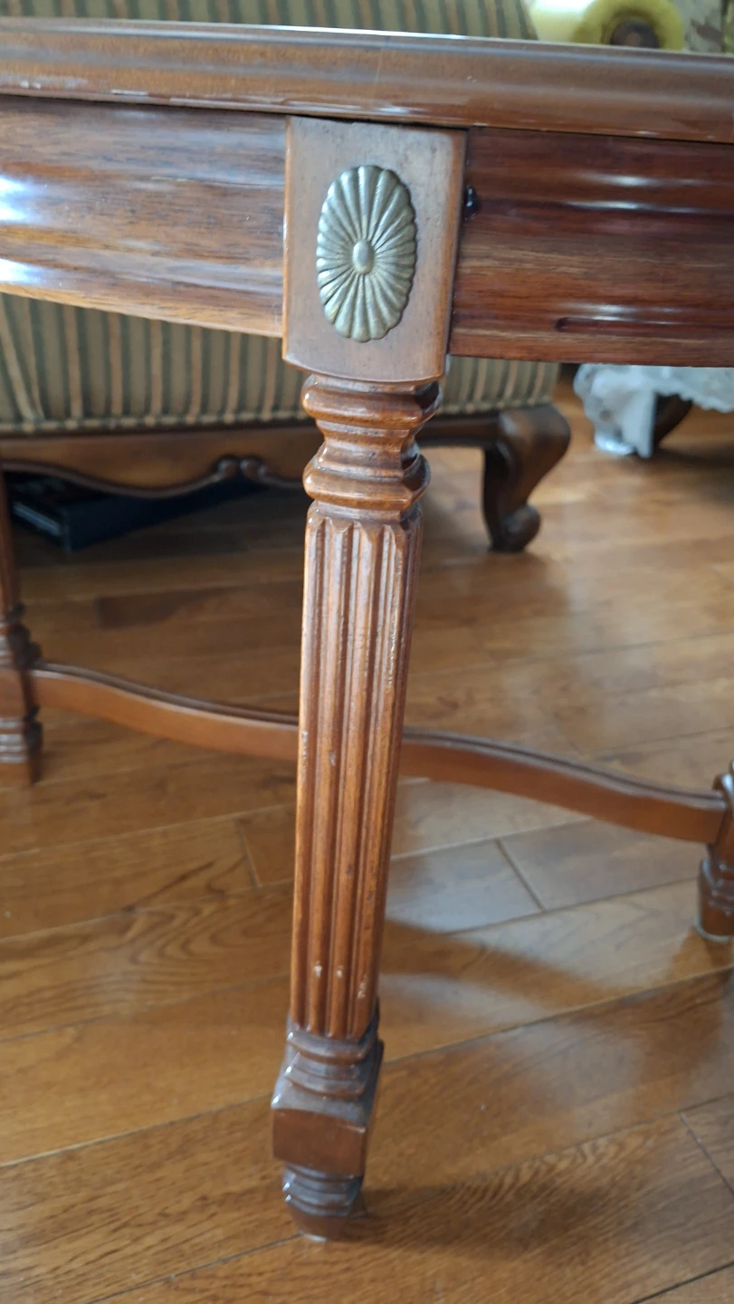 Round Wooden Accent Table - photo 3