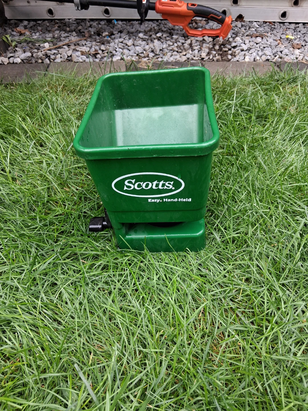 Scotts Easy Hand-Held Spreader
