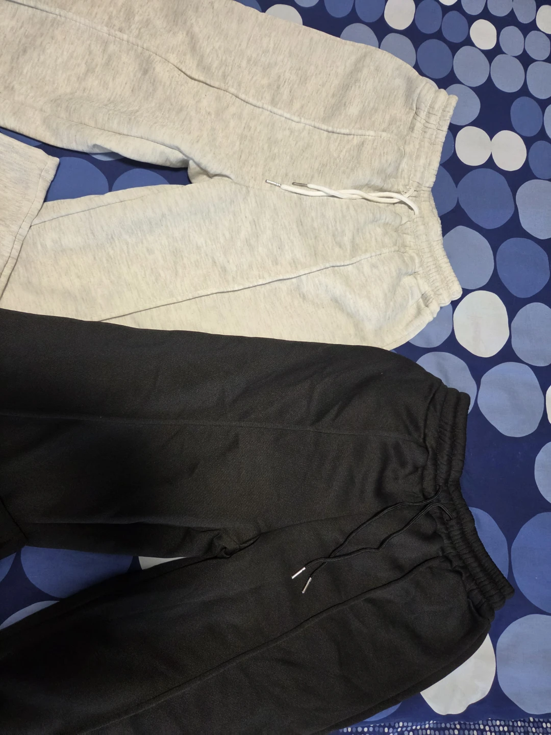 Brand new 2pcs flare legs joggers both for 12$ - photo 2