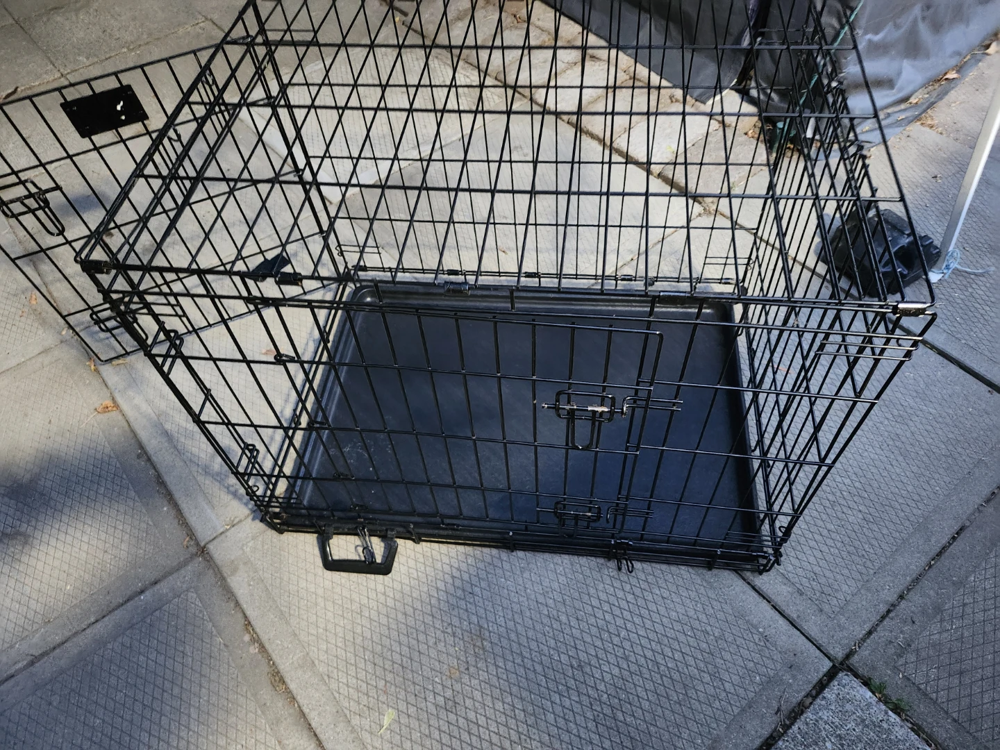 Collapsible Metal Dog Crate 30x22x22 in free pet bet - photo 5