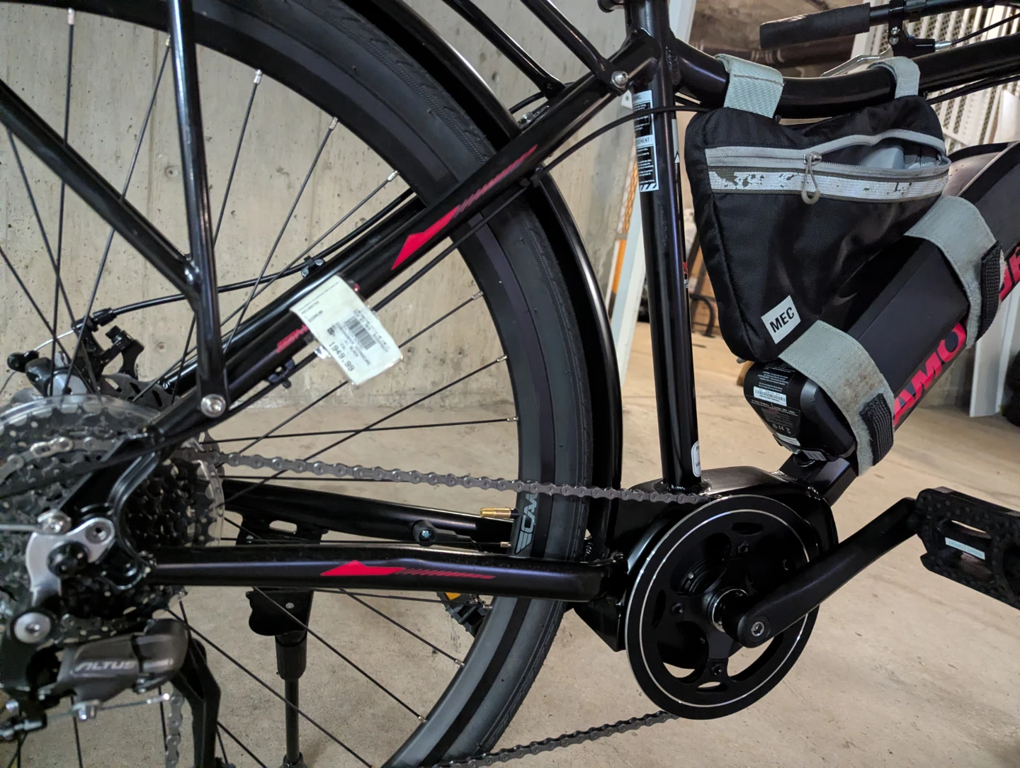 Diamondback voyageurs E bike only done 65kms basically brand new - photo 3