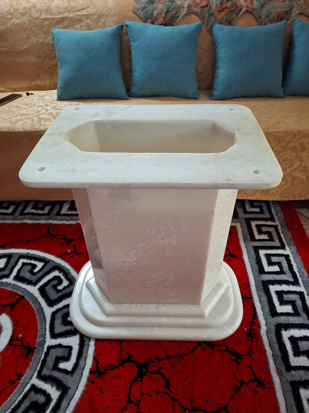 Pure marble table with four chairs - photo 4