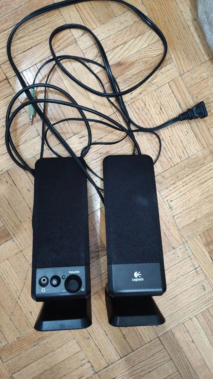Logitech R-10 Multimedia PC Speakers 2.0 Channel with Headphone - photo 3