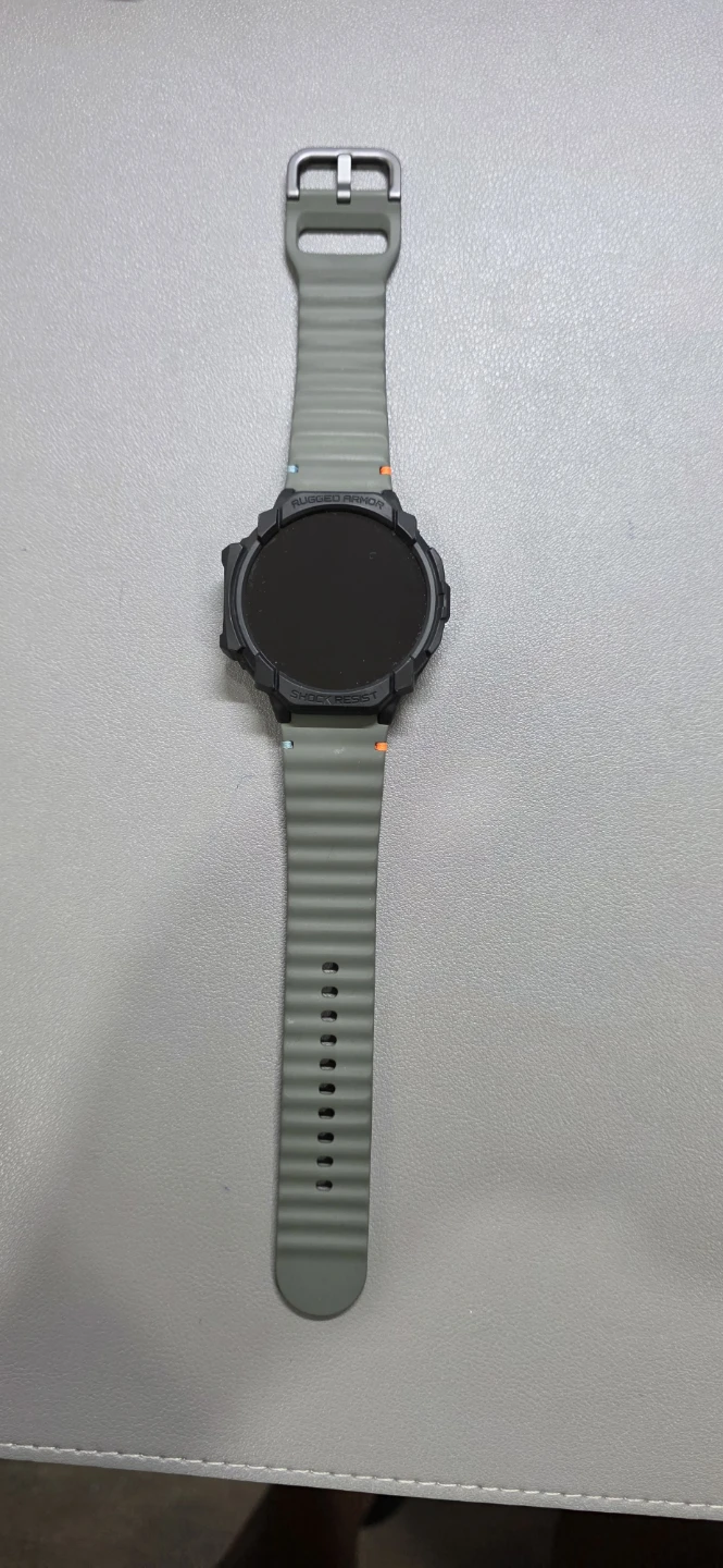 Samsung Galaxy Watch 44mm with Spigen Rugged Armor
