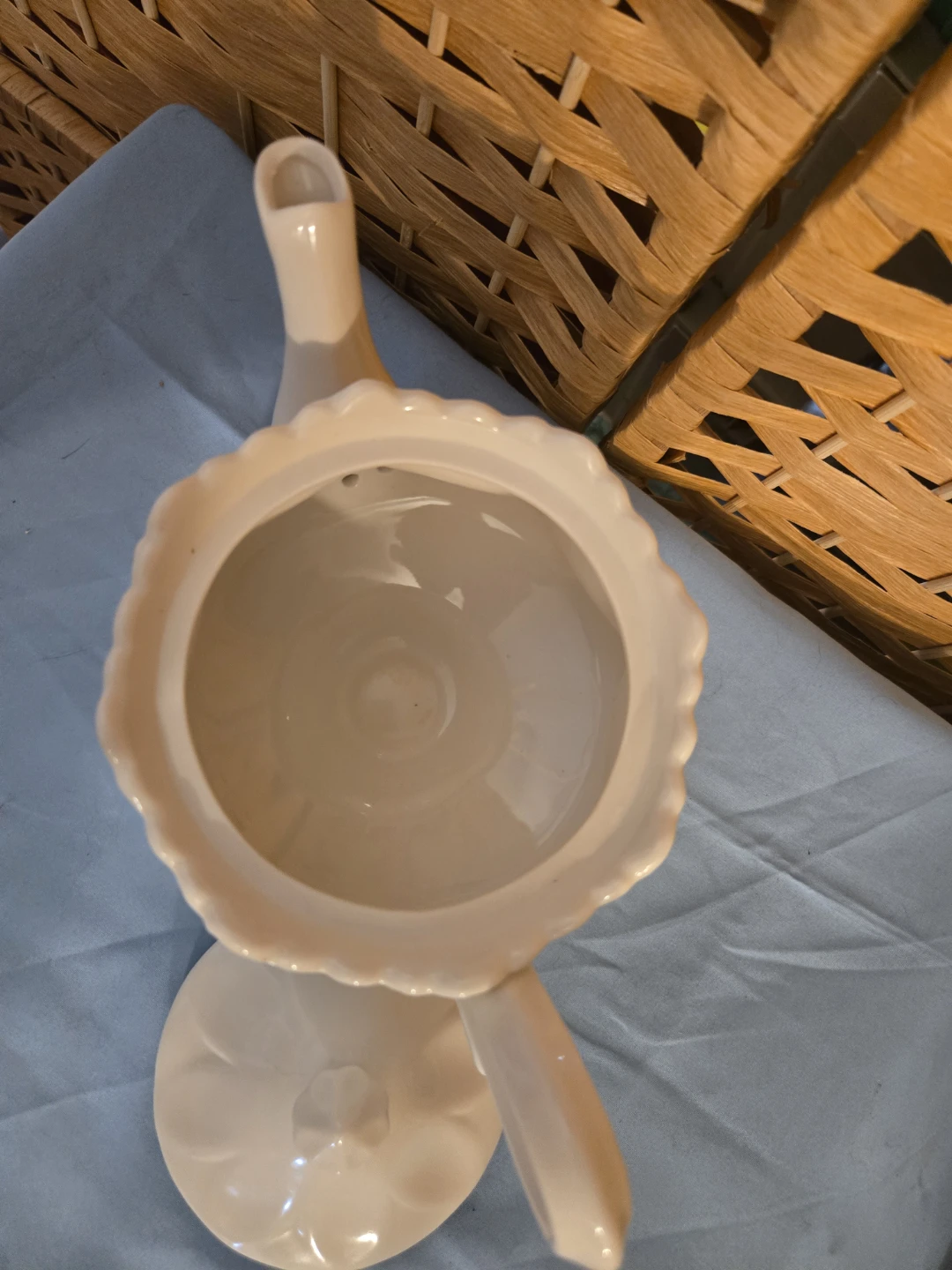 Peppertree White Porcelain Teapot Victorian - photo 5