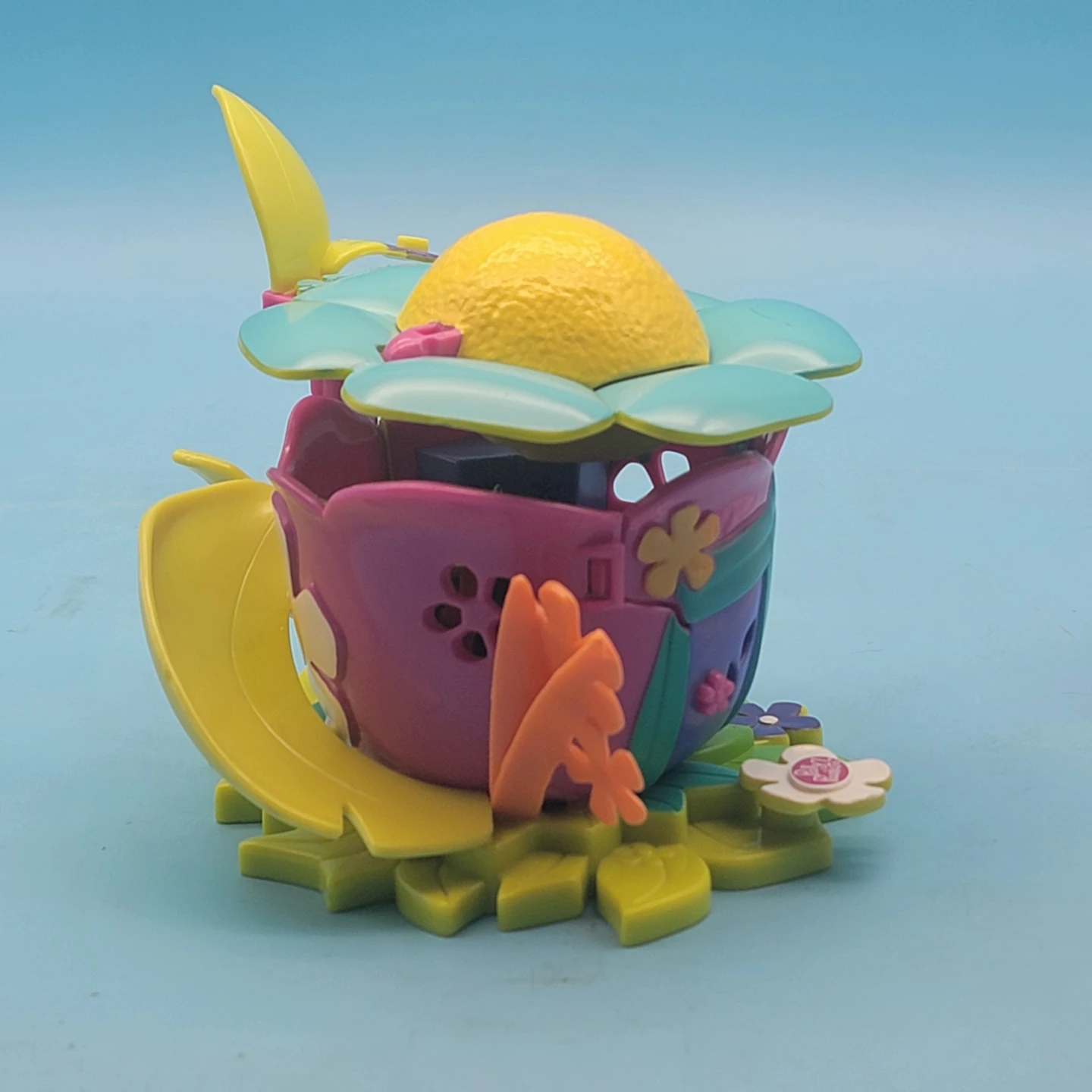 Polly Pocket (2001) Flower Fairies Petal Playhouse Playset