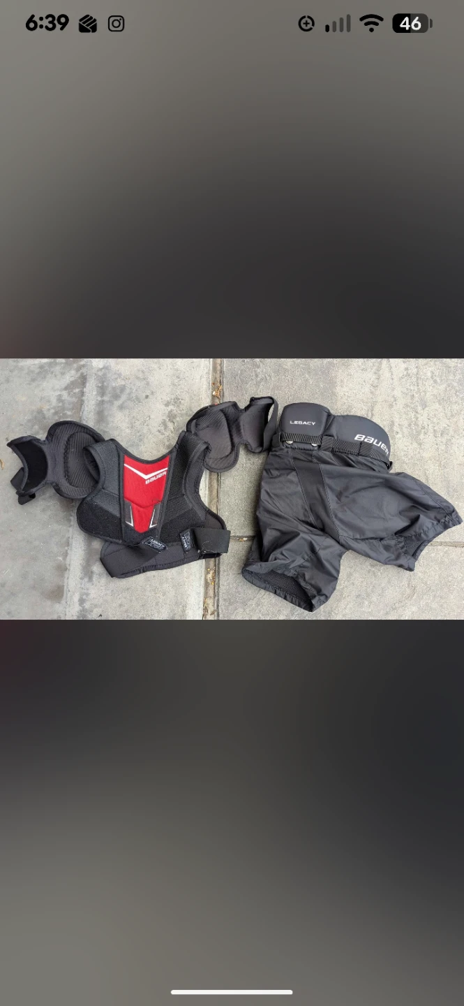 Bauer Legacy youth medium hockey chest protector and pants - photo 2