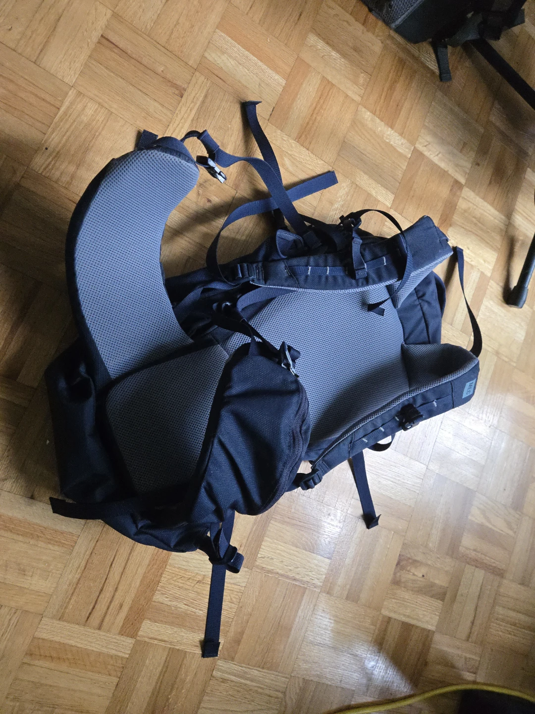 MEC Flair 45 hiking backpack - photo 2