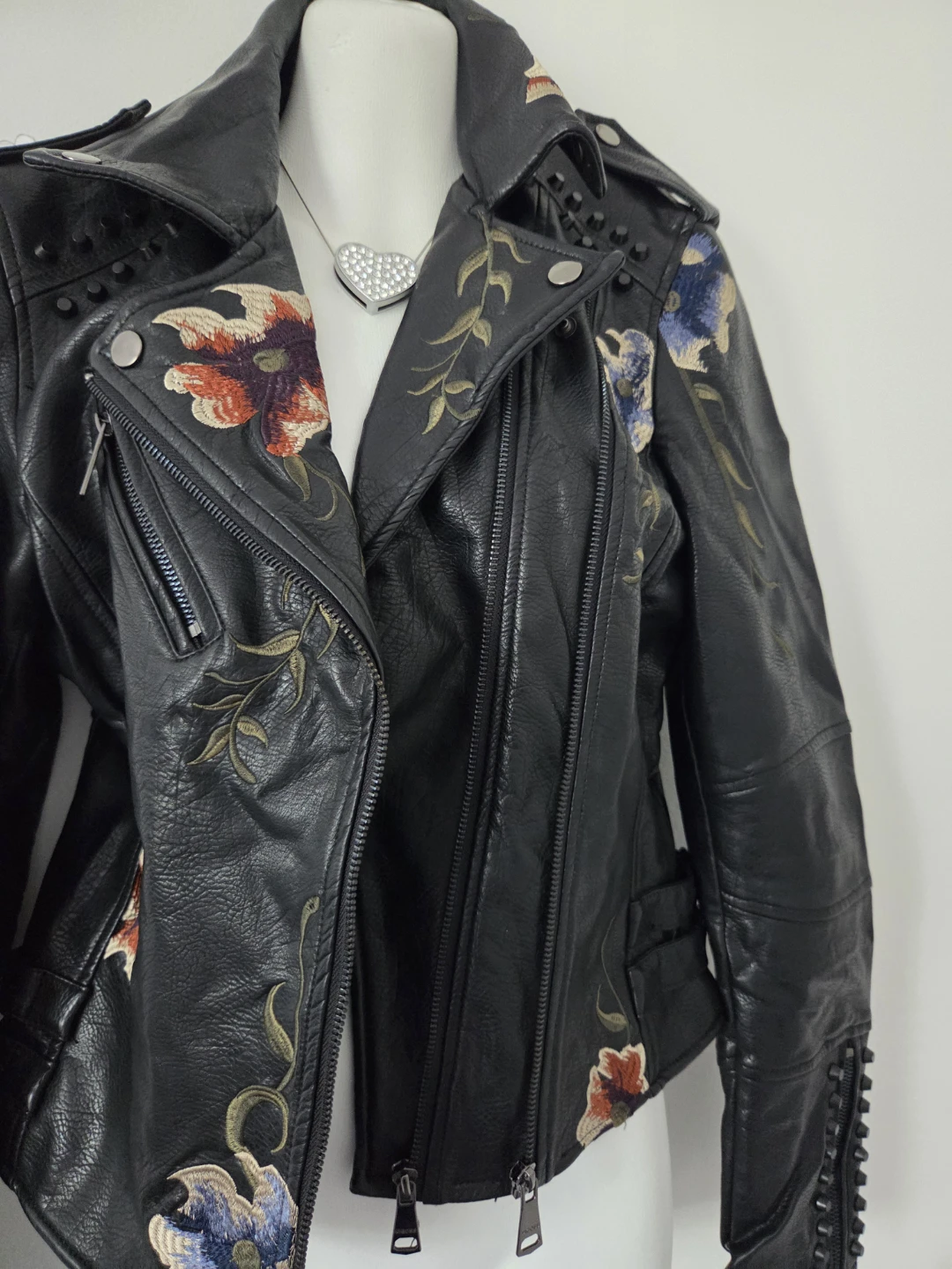 Black floral embroidered leather moto jacket - photo 5