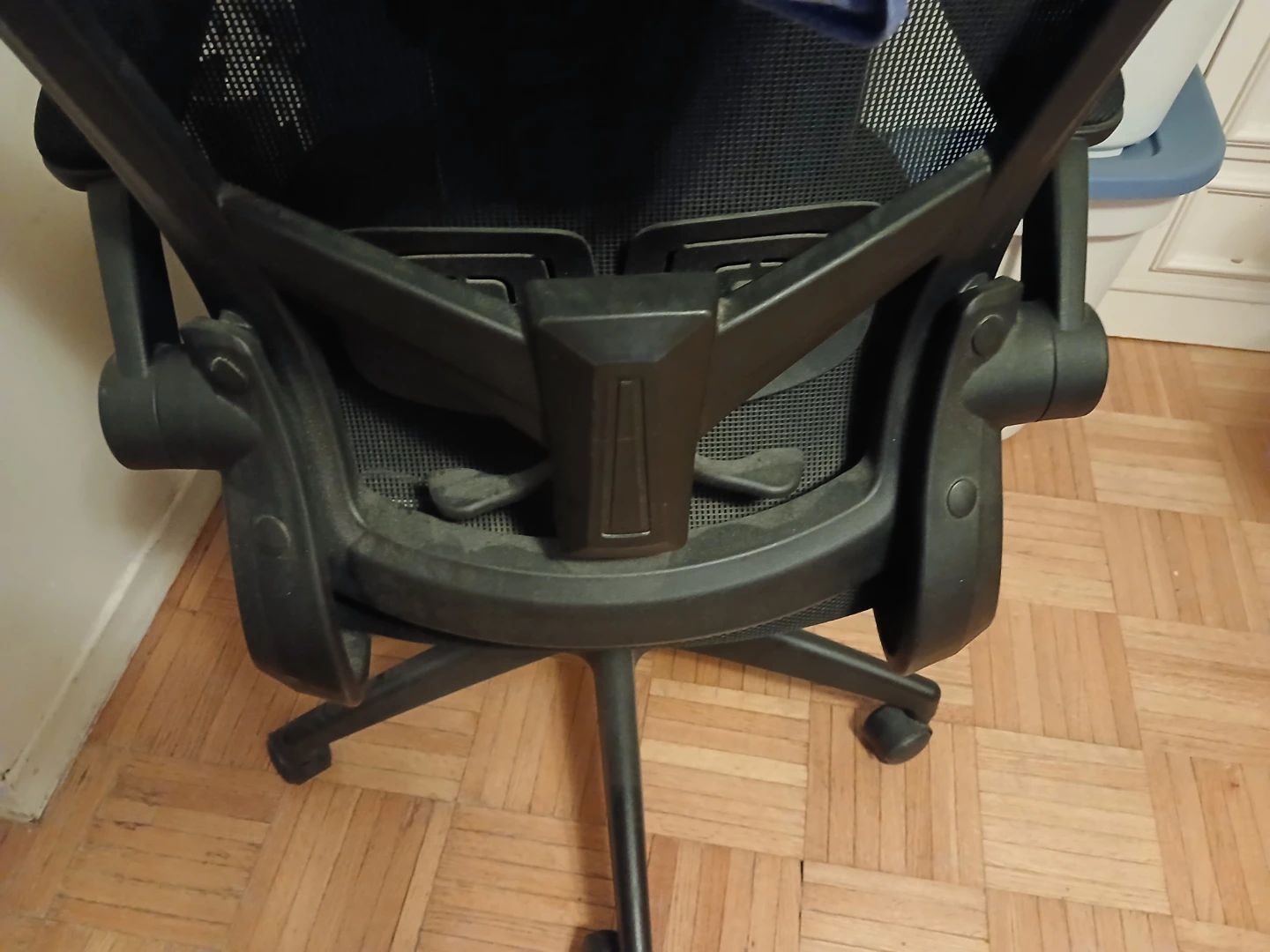 Black Mesh Office Chair - photo 5