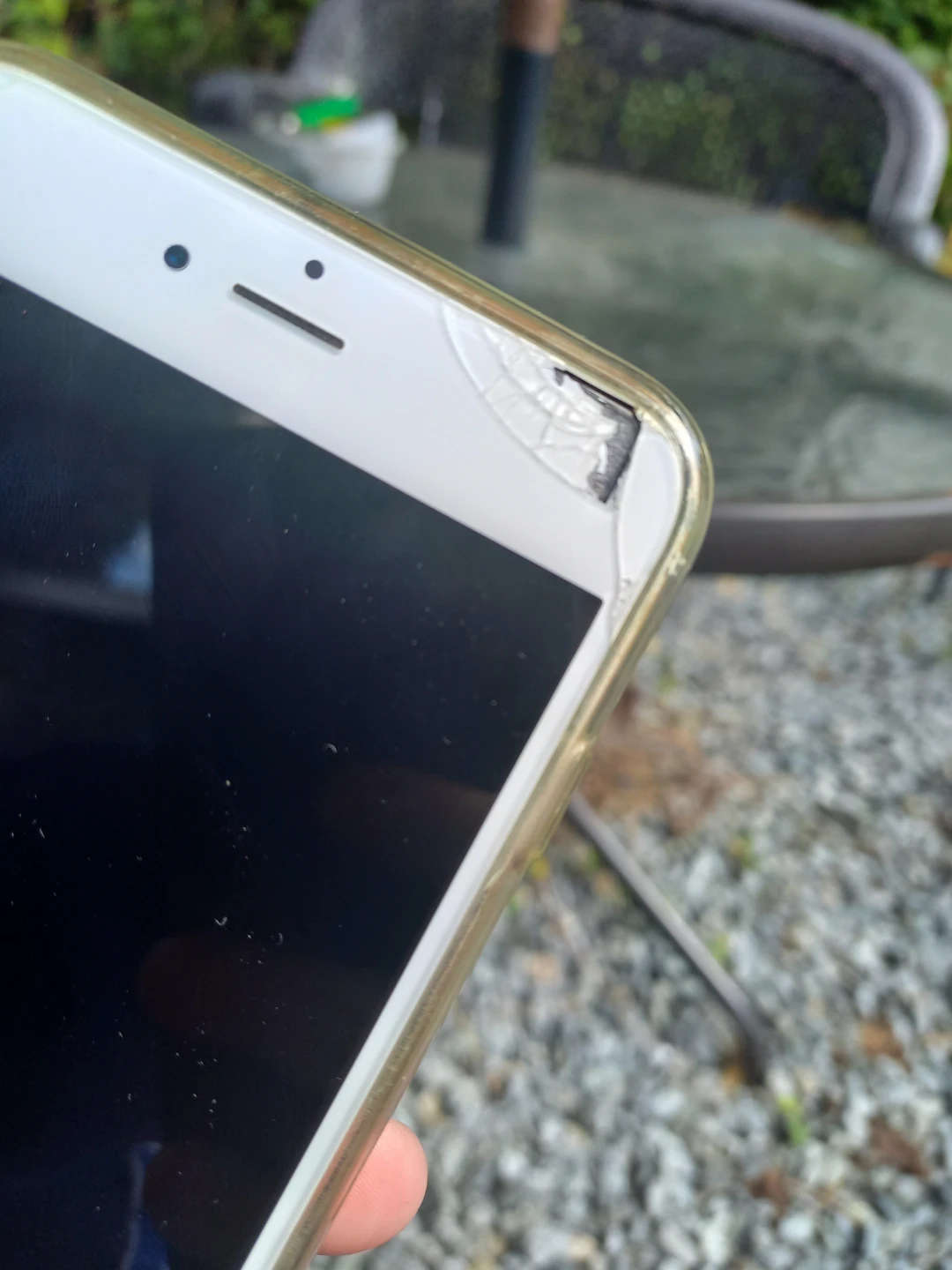 Gold iPhone 6s - photo 2
