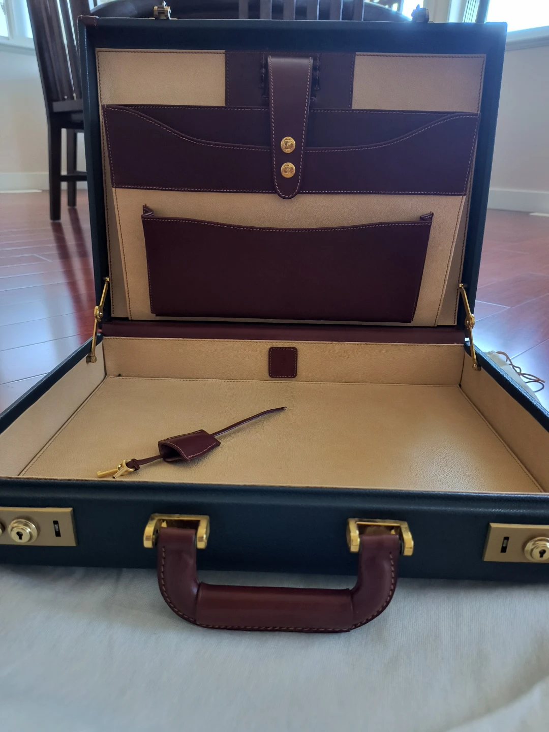 Genuine Trussardi Leather Briefcase - photo 3