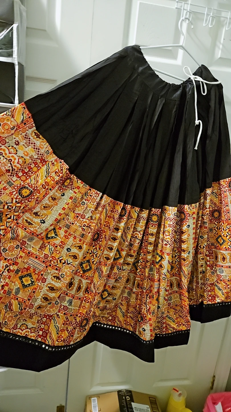 Black and patterned Navratri Chaniya Choli set - photo 5