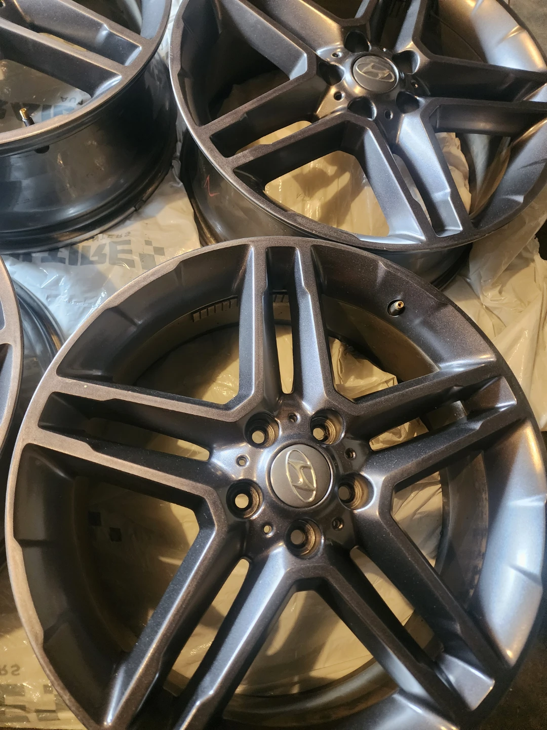Set of 19in original rims Hunday. - photo 2