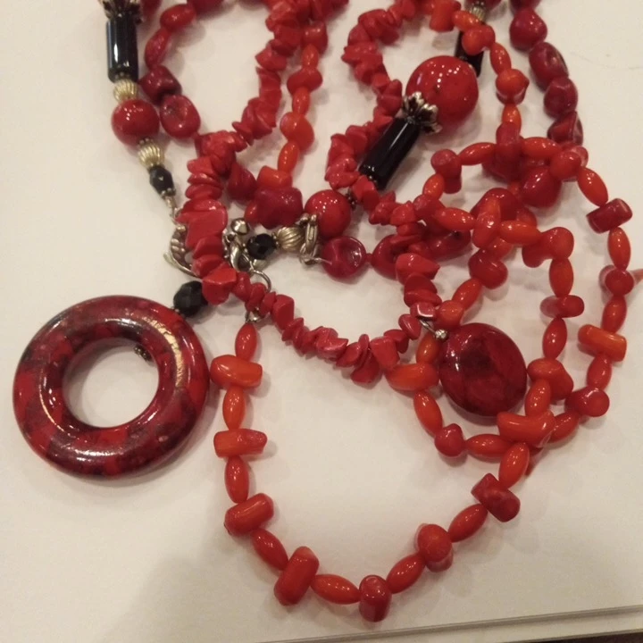 Beautiful Vintage and Newer Necklaces Lot - Coral and Glass - photo 2