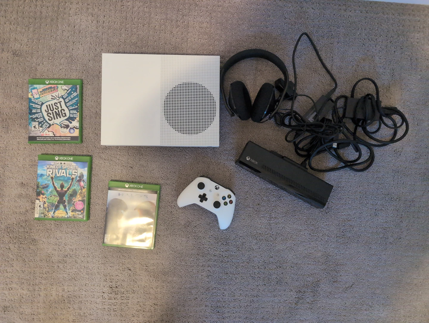 Xbox One S Console, 3 games + Kinect (Working) - photo 2