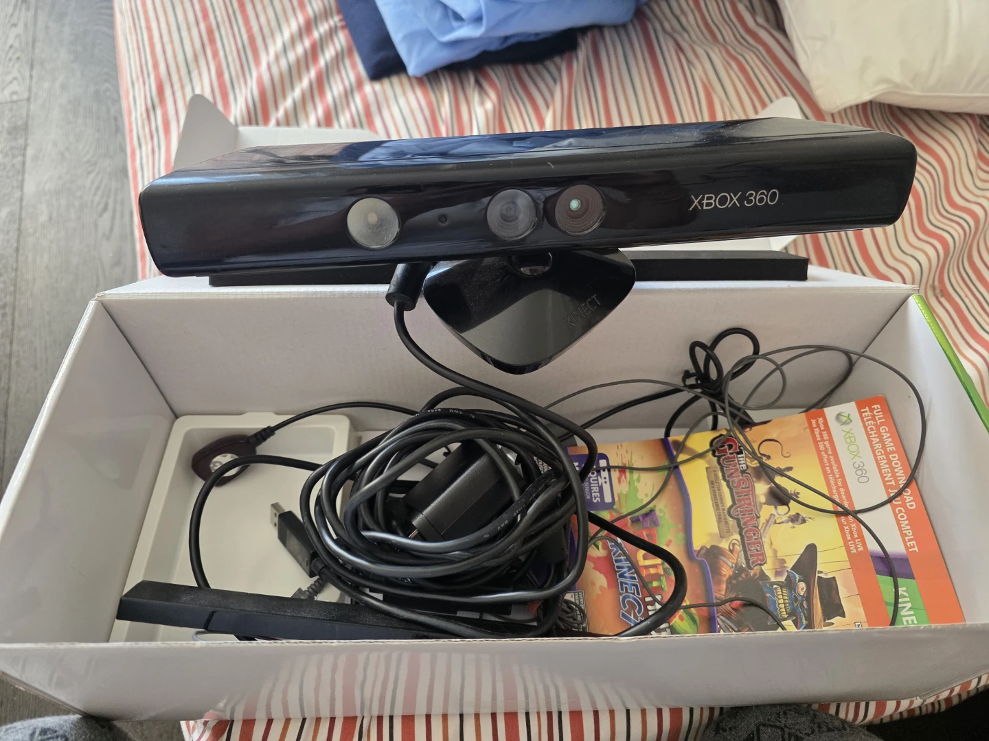 Xbox 360 Kinect Sensor – Original Box & Cables - photo 5