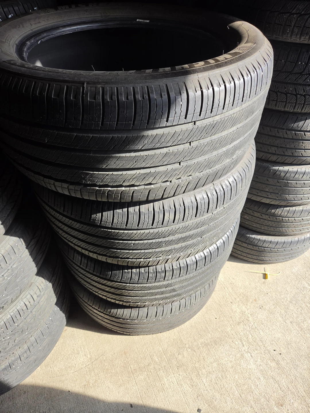 Michelin Primacy Tour A/S 275/50R20 Tires
