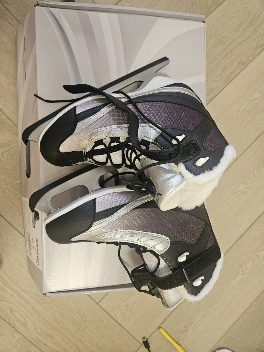 VIC Women's Recreational Ice Skates - Size 6 &size 7