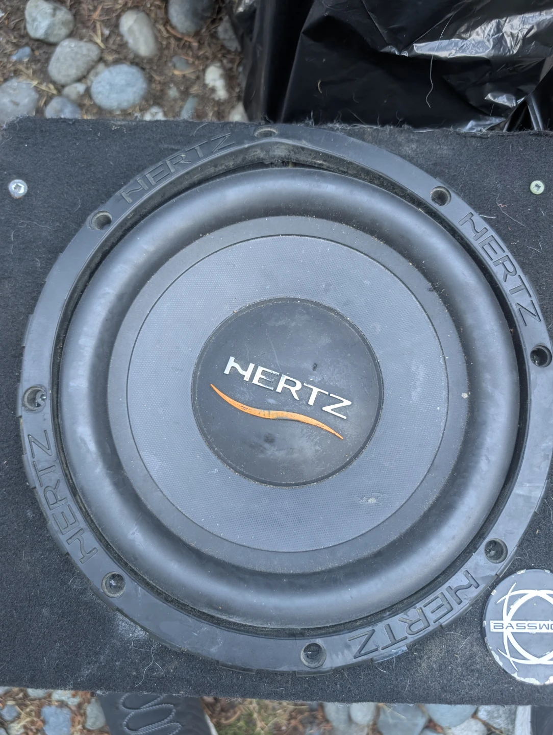 Hertz Car Subwoofer in Bassworx Enclosure - photo 2