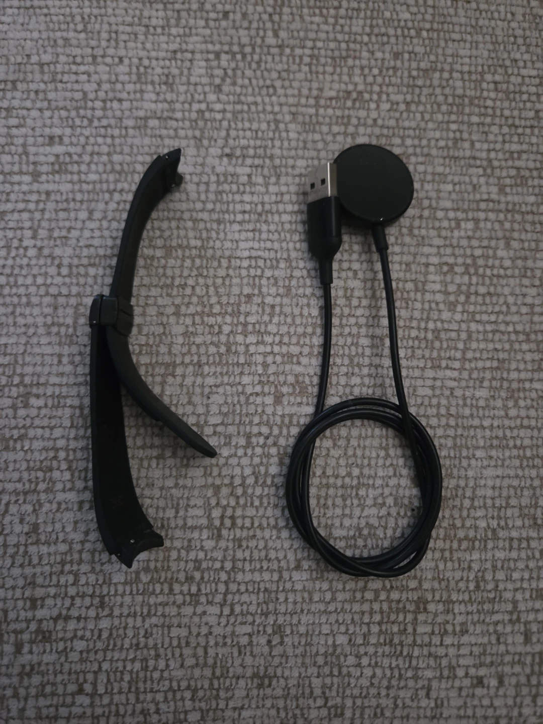 Samsung Galaxy Fit replacement band and charger