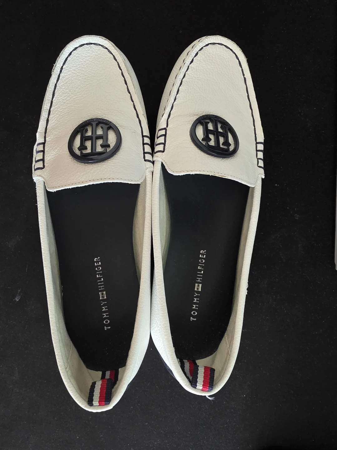 Tommy Hilfiger Women's Cream Loafers Size 6