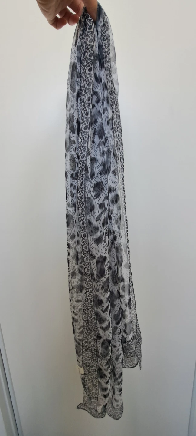 Black and white leopard print scarf
