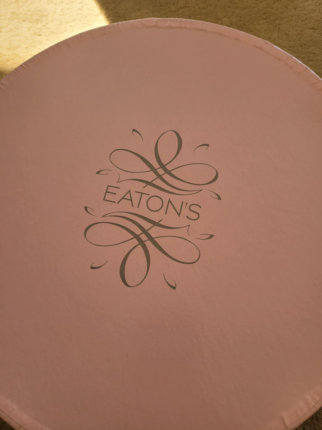 Vintage Eaton's Round Hat Box - photo 2