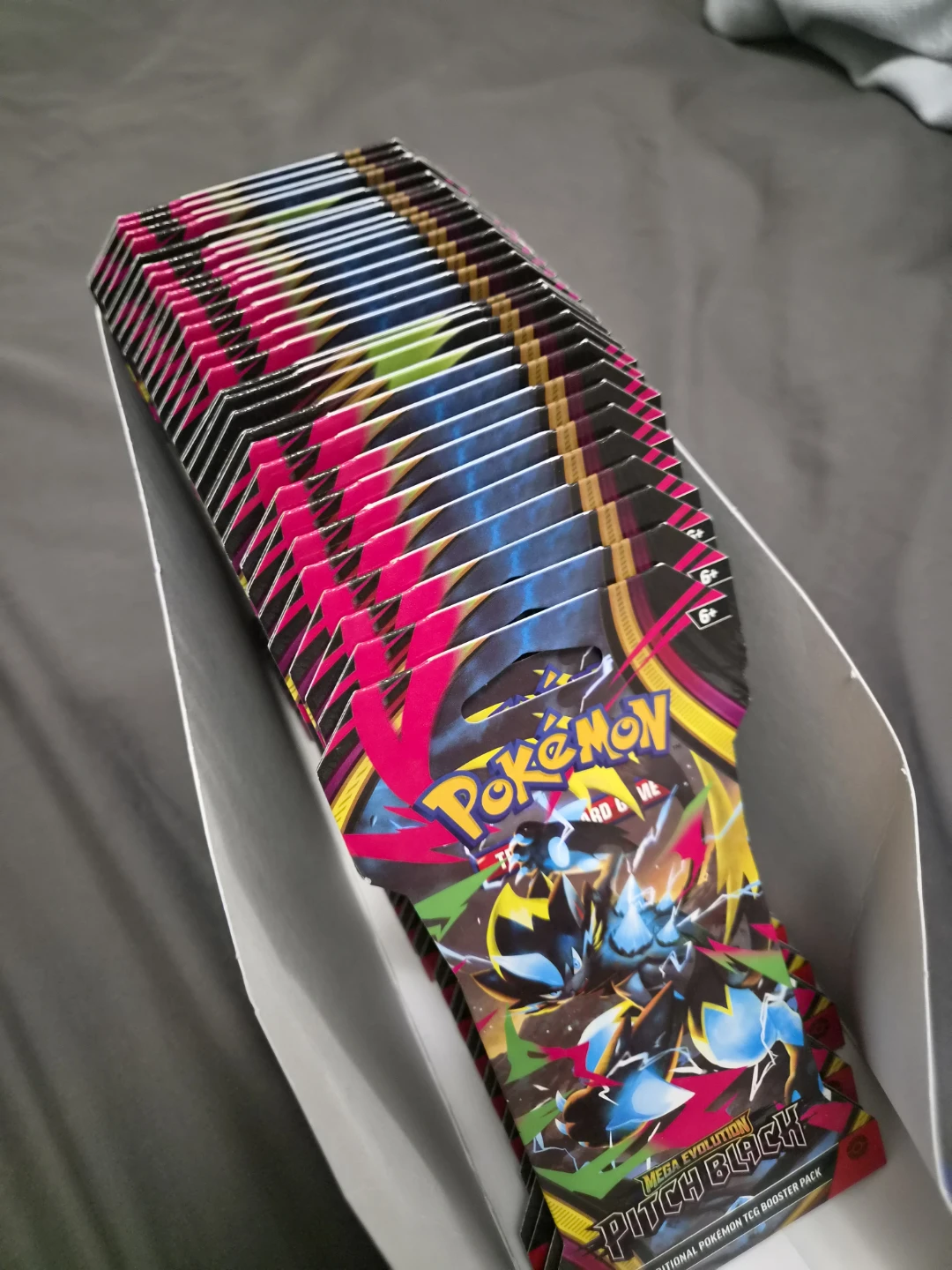 Pokémon TCG Pitch Black Booster 29 Packs